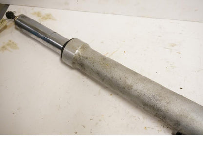 Höger sida på Gaffelben från en BMW K 1200 LT -2004 motorcykel.