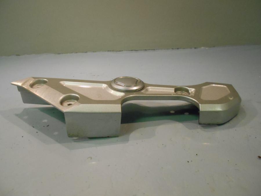 Höger sida på Dekorkåpa från en Yamaha FZS 1000 -2002 motorcykel.