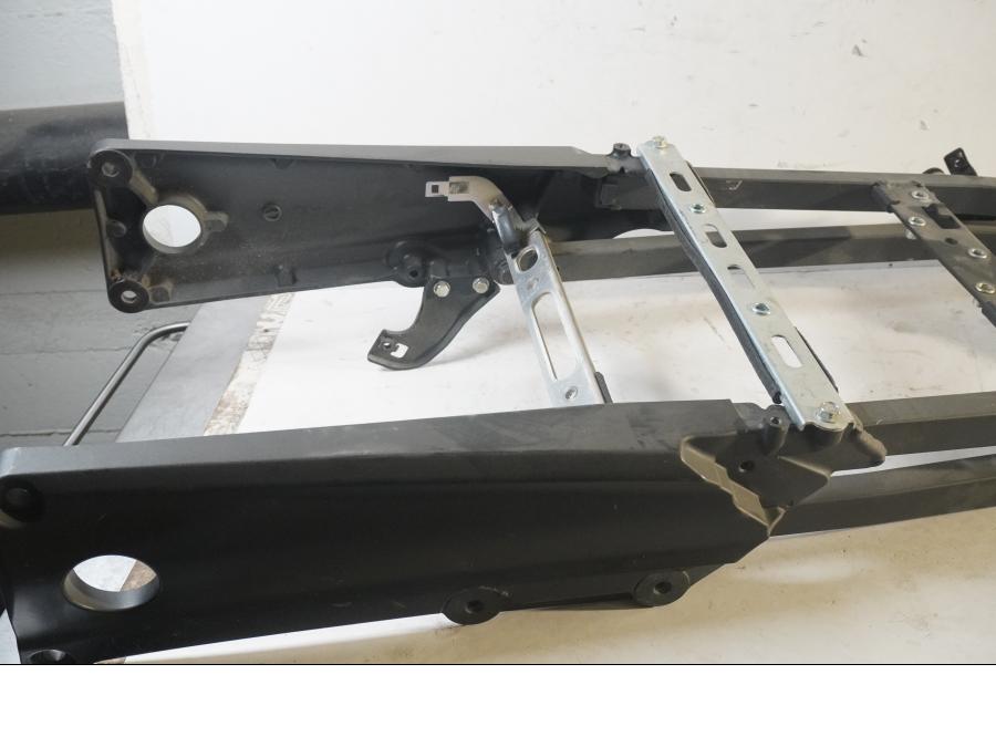 Framsidan på Bakram från en Kawasaki ZZ-R 1400 -2010 motorcykel.