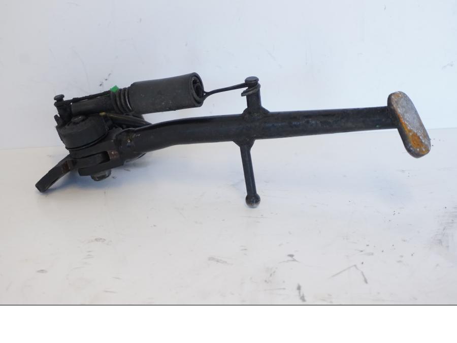 Vänster sida på Sidostöd från en Honda CBR 900 RR -2001 motorcykel.