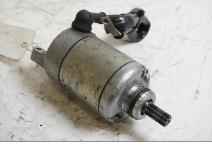 Framsidan på Startmotor från en Honda CBR 600 -2002 motorcykel.