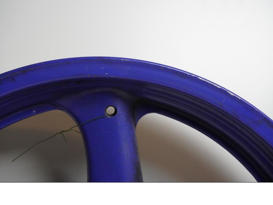 Snett uppifrån på Fälg från en Suzuki GSX-R 1100 -1991 motorcykel.