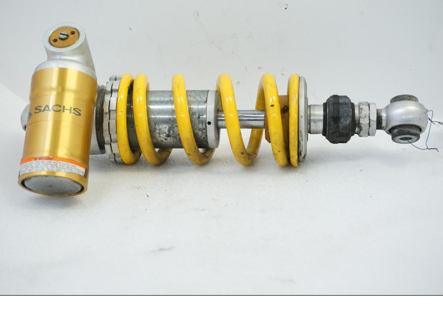 Framsidan på Stötdämpare från en Aprilia RSV 1000 -2010 motorcykel.