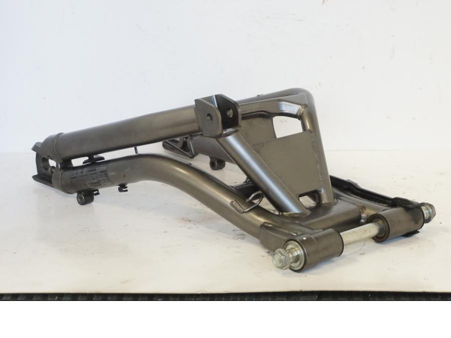 Snett uppifrån på Sving från en Kawasaki ER-6N -2012 motorcykel.