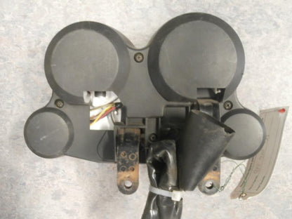 Baksidan på Instrumentpanel från en Kawasaki GPZ 900 -1989 motorcykel.