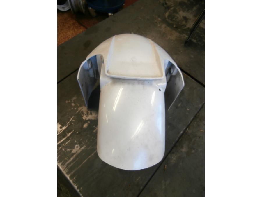 Baksidan på Framskärm från en Honda VFR 750 -1988 motorcykel.