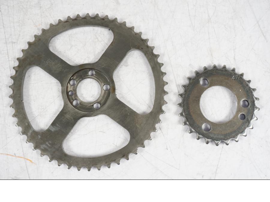 Vänster sida på Oljepump från en BMW R NineT -2017 motorcykel.