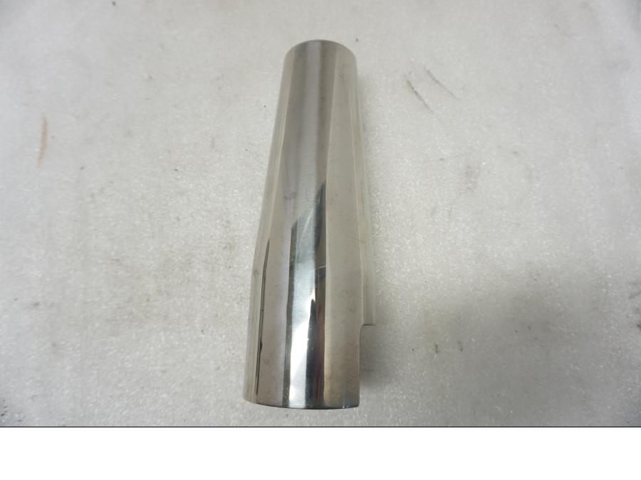 Baksidan på Gaffelbendekor från en Suzuki VL 800 -2004 motorcykel.