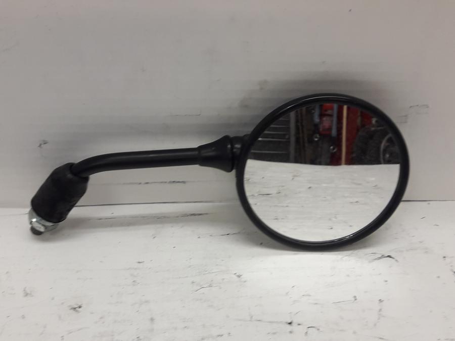 Framsidan på Backspegel från en Kawasaki KLE 500 -2001 motorcykel.