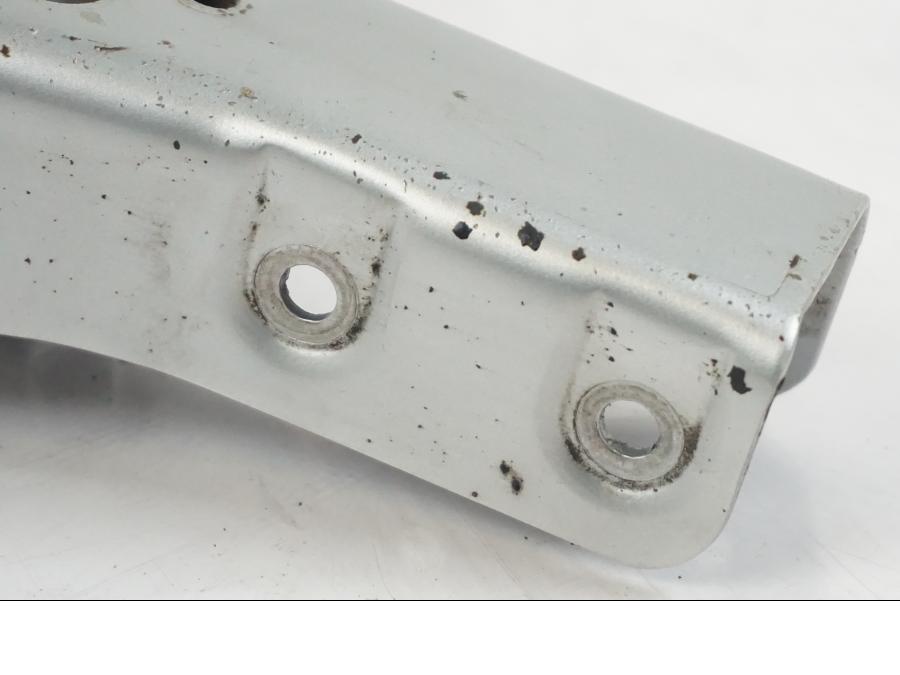 Baksidan på Ramdel från en BMW F 650 CS -2002 motorcykel.