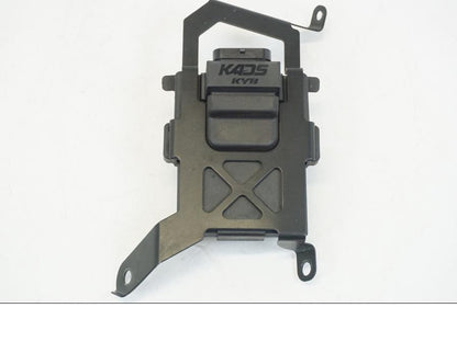 Framsidan på Styrdon från en Yamaha MT-09 Tracer -2021 motorcykel.