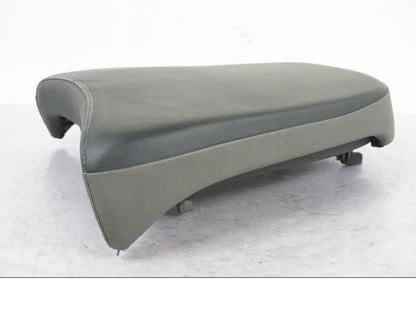 Höger sida på Sadel från en BMW R 1200 GSA -2012 motorcykel.