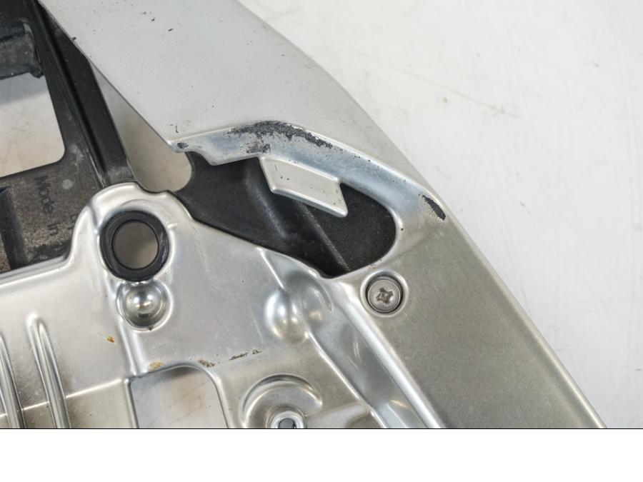 Extrabild2 på Bakvinge från en Aprilia Tuono V4R -2011 motorcykel.