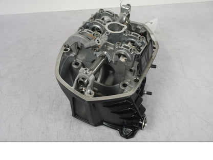 Snett uppifrån på Topplock från en BMW R 1250 GS -2023 motorcykel.