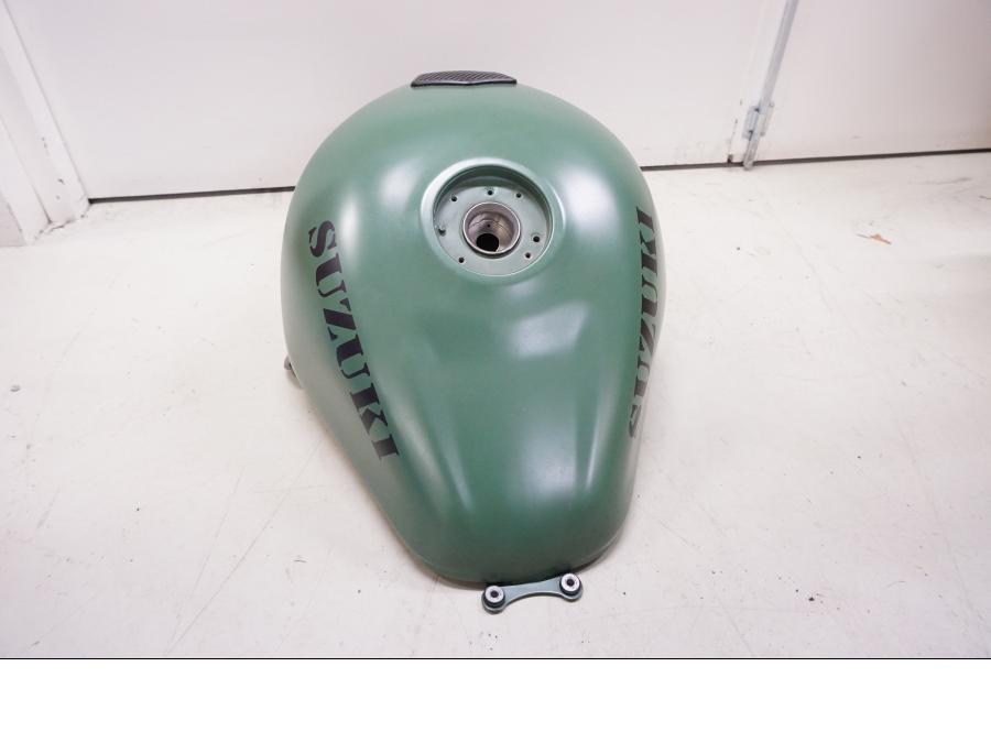 Framsidan på Bensintank från en Suzuki GSX 1300 R -2001 motorcykel.