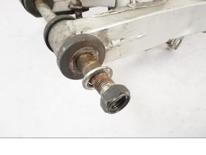 Baksidan på Sving från en Suzuki GSX 550 EF -1985 motorcykel.