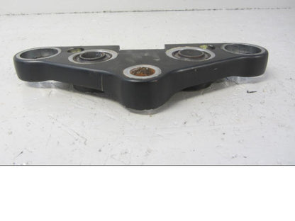 Baksidan på Gaffelkrona från en Suzuki VS 1400 -1996 motorcykel.