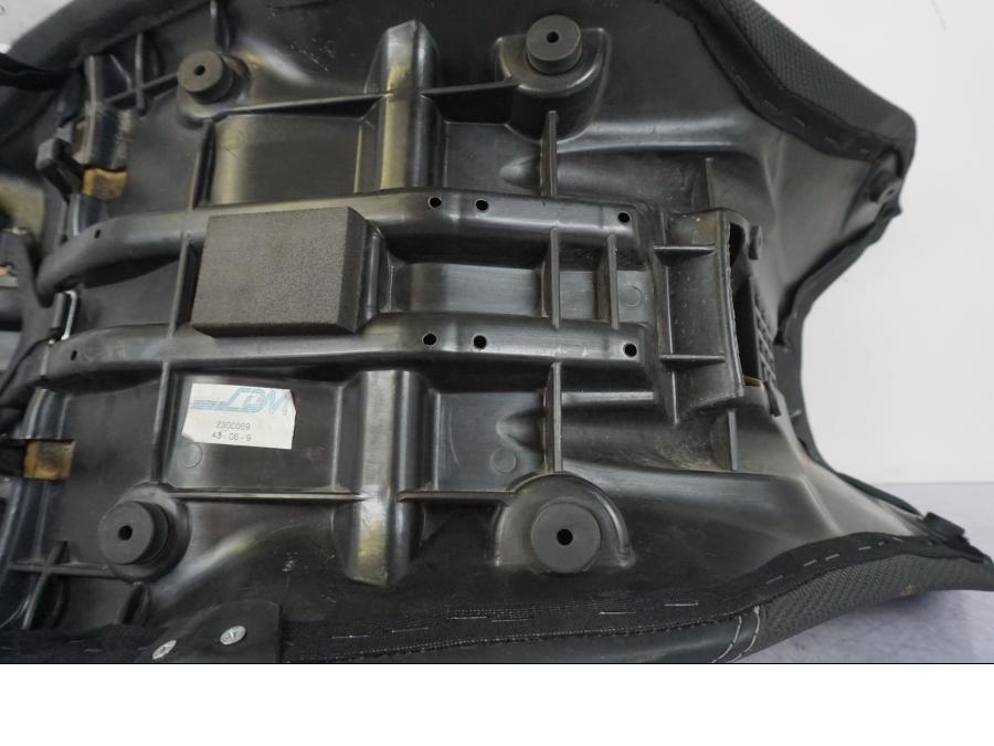 Extrabild5 på Sadel från en Triumph Tiger -2009 motorcykel.