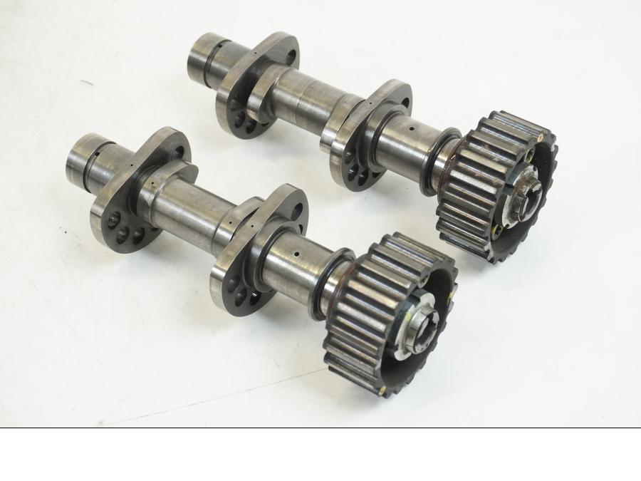 Extrabild1 på Topplock från en Ducati Hyperstrada -2013 motorcykel.