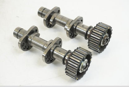 Extrabild1 på Topplock från en Ducati Hyperstrada -2013 motorcykel.