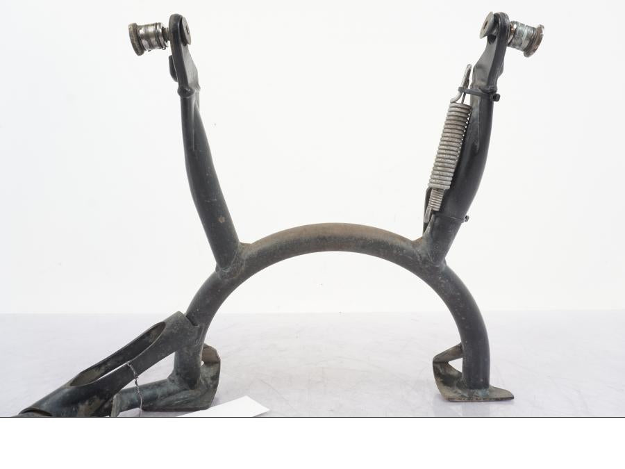 Snett uppifrån på Centralstöd från en BMW R 1200 GS -2005 motorcykel.