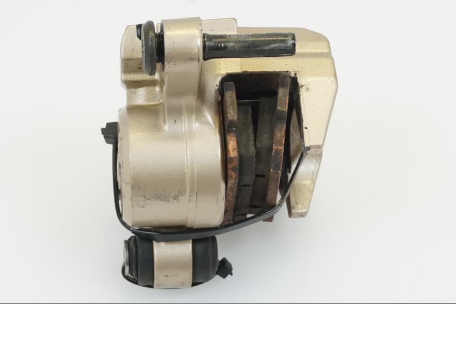 Snett nerifrån på Bromsok från en Honda XRV 750 -2003 motorcykel.