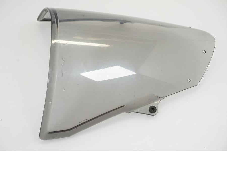 Vänster sida på Vindruta från en Suzuki GSX 1300 R -2010 motorcykel.