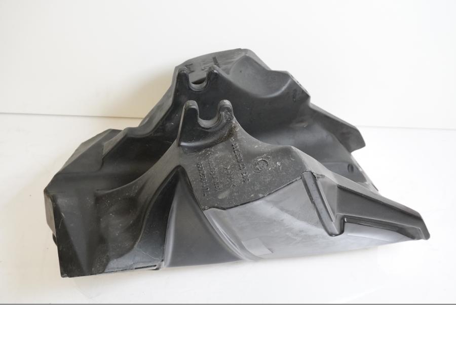 Snett uppifrån på Bensintank från en KTM 625 SMC -2005 motorcykel.