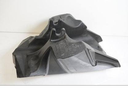 Snett uppifrån på Bensintank från en KTM 625 SMC -2005 motorcykel.