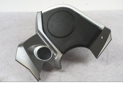 Baksidan på Högtalarkåpa från en BMW K 1600 GTL -2015 motorcykel.