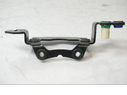 Extrabild1 på <p>Instrumentpanelsfäste från Husaberg FS 650 E 2004.</p>

<p>Lacksläpp finns se bilder.</p> motorcykel.