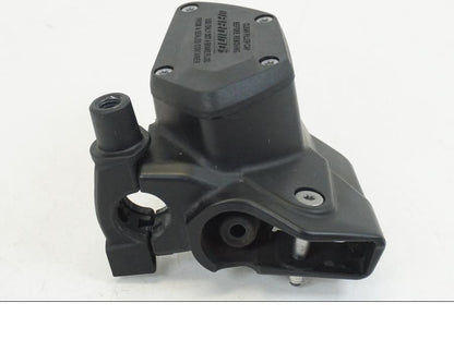 Vänster sida på Bromshuvudcylinder från en BMW R 1250 GS -2019 motorcykel.