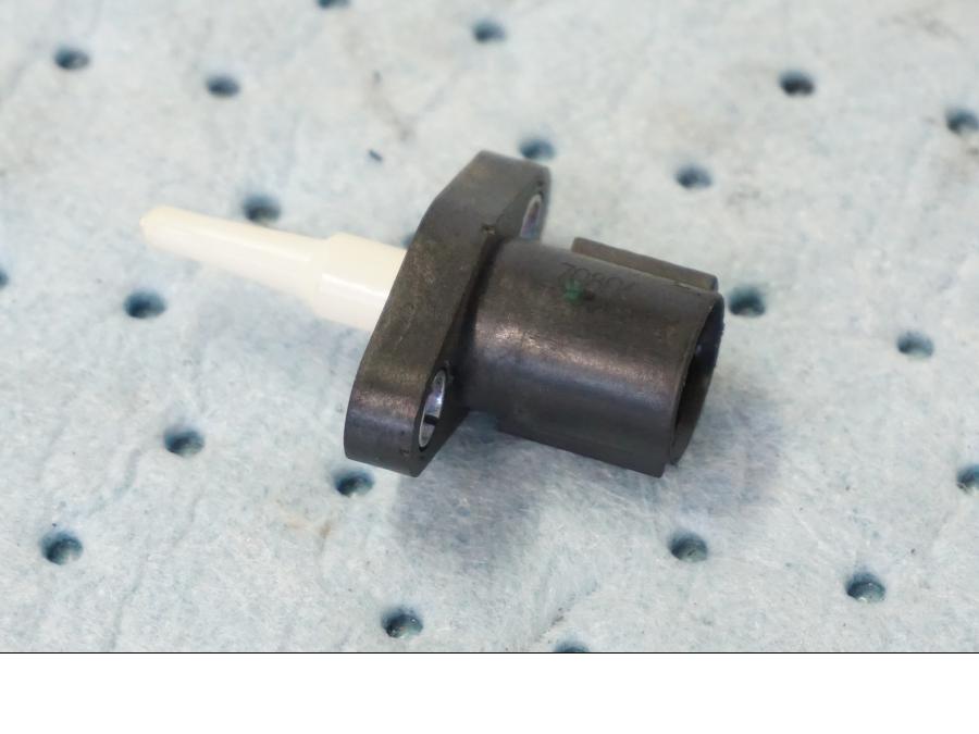 Framsidan på Luftburksensor från en Suzuki GSX-R 1000 -2008 motorcykel.