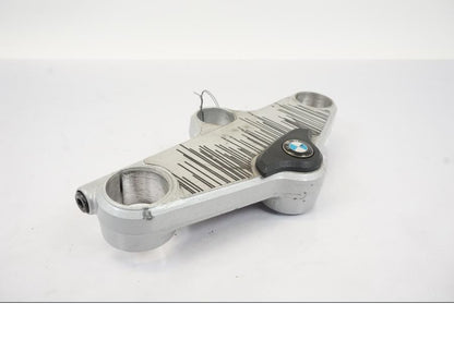 Framsidan på Gaffelkrona från en BMW R 1150 RS -2003 motorcykel.