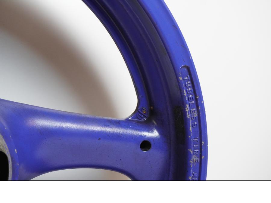 Extrabild5 på Fälg från en Suzuki GSX-R 1100 -1991 motorcykel.