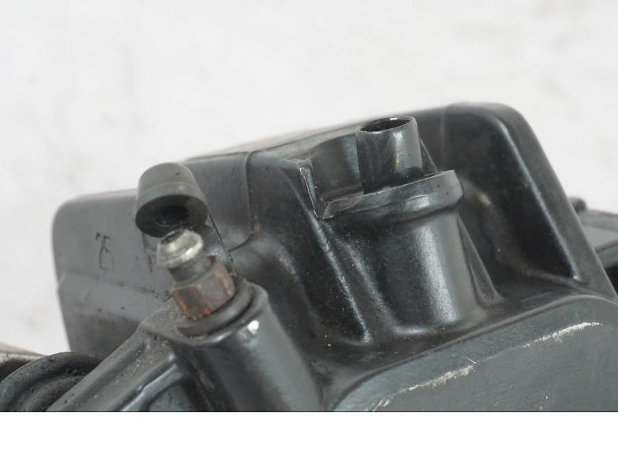 Baksidan på Bromsok från en Honda CBR 1000 F -1989 motorcykel.