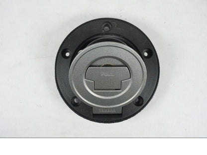 Extrabild1 på <p>Låssats från Yamaha MT-09 Tracer ABS 2016.</p>

<p>Tändningslås, antenn, cdi/ecu (2SC-8591A-00), tanklock, sadellås, 1st röd nyckel och 2st svarta nycklar</p> motorcykel.