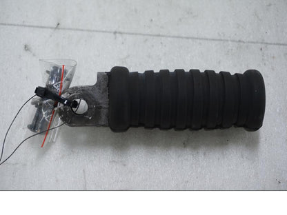 Baksidan på Fotpinne från en Triumph Thunderbird 900 -2000 motorcykel.