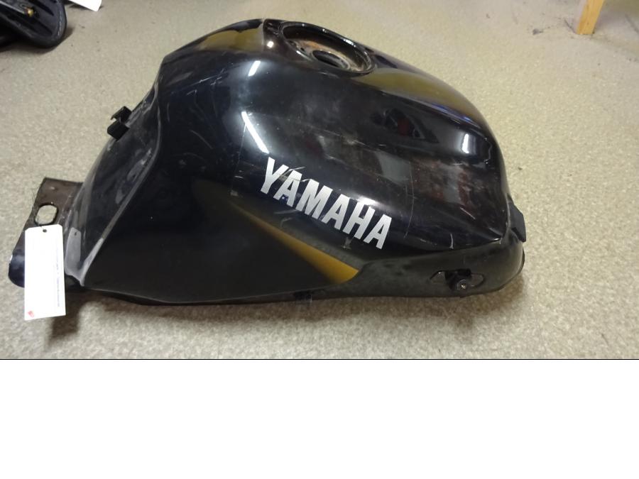 Baksidan på Bensintank från en Yamaha TDM 850 -1998 motorcykel.