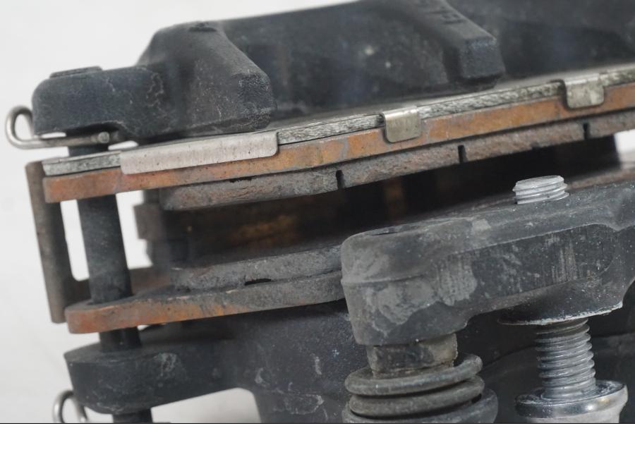 Extrabild1 på Bromsok från en BMW R 1250 GS -2021 motorcykel.