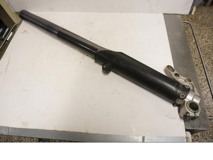 Framsidan på Gaffelben från en KTM 625 SMC -2006 motorcykel.