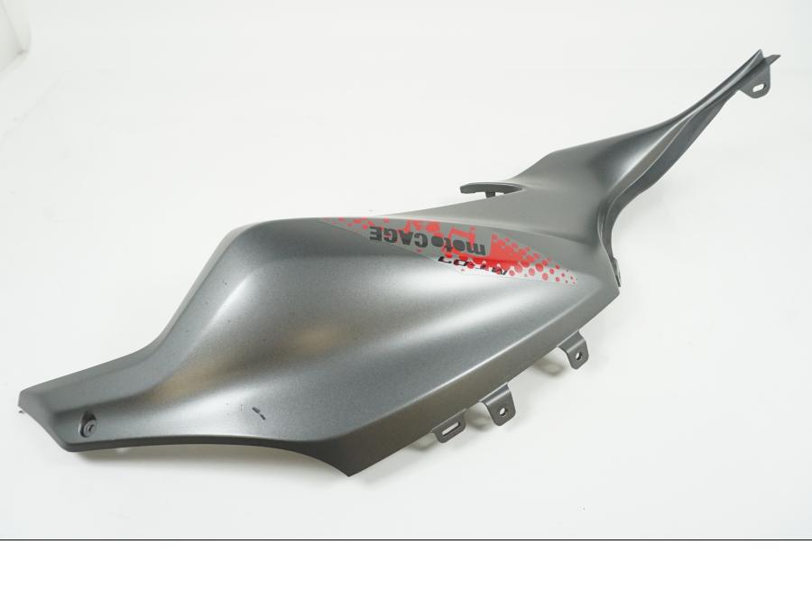 Framsidan på Sidkåpa från en Yamaha MT-07 -2015 motorcykel.