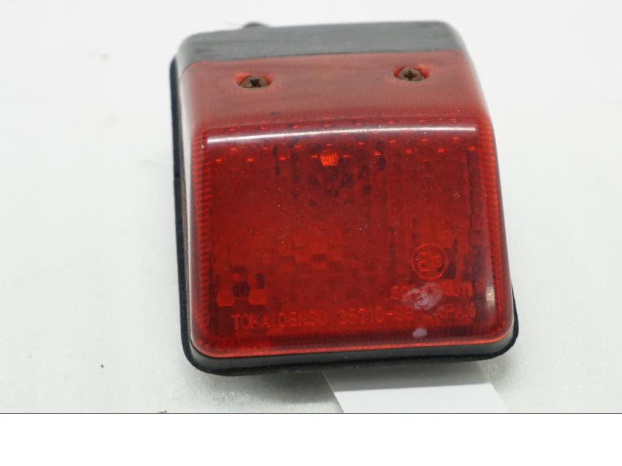 Framsidan på Baklampa från en Suzuki DR 650 -1996 motorcykel.