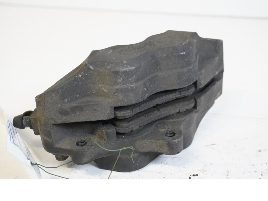 Höger sida på Bromsok från en Honda CBR 900 RR -1997 motorcykel.