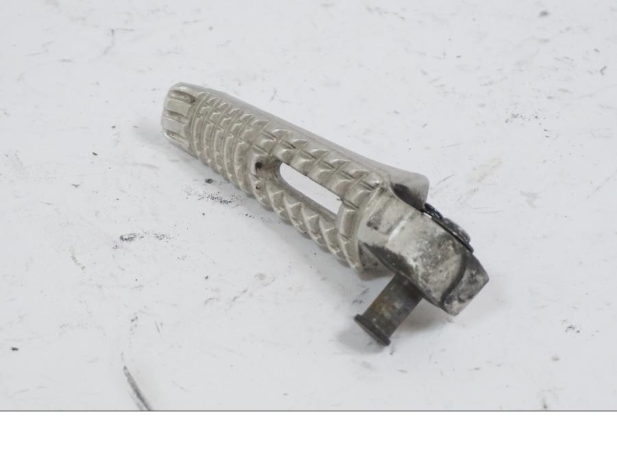 Framsidan på Fotpinne från en Suzuki GSX-R 1000 -2008 motorcykel.