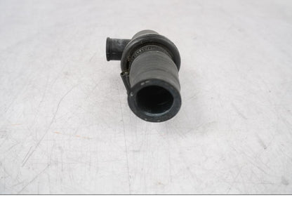 Höger sida på Vattentermostathus från en Ducati Multistrada 1260 -2020 motorcykel.