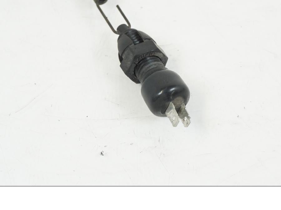 Snett uppifrån på Bromsljuskontakt från en Suzuki GSX 600 F -1998 motorcykel.