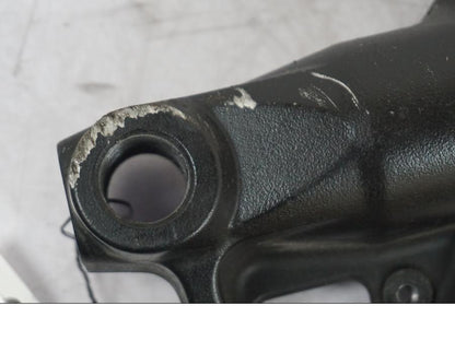 Höger sida på Gaffelben från en Triumph Tiger -2009 motorcykel.