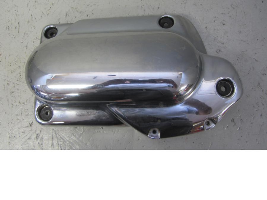 Framsidan på Motorkåpa från en Yamaha XVS 1100 -2002 motorcykel.