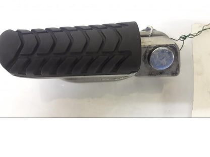 Framsidan på Fotpinne från en Kawasaki Z 900 -2020 motorcykel.